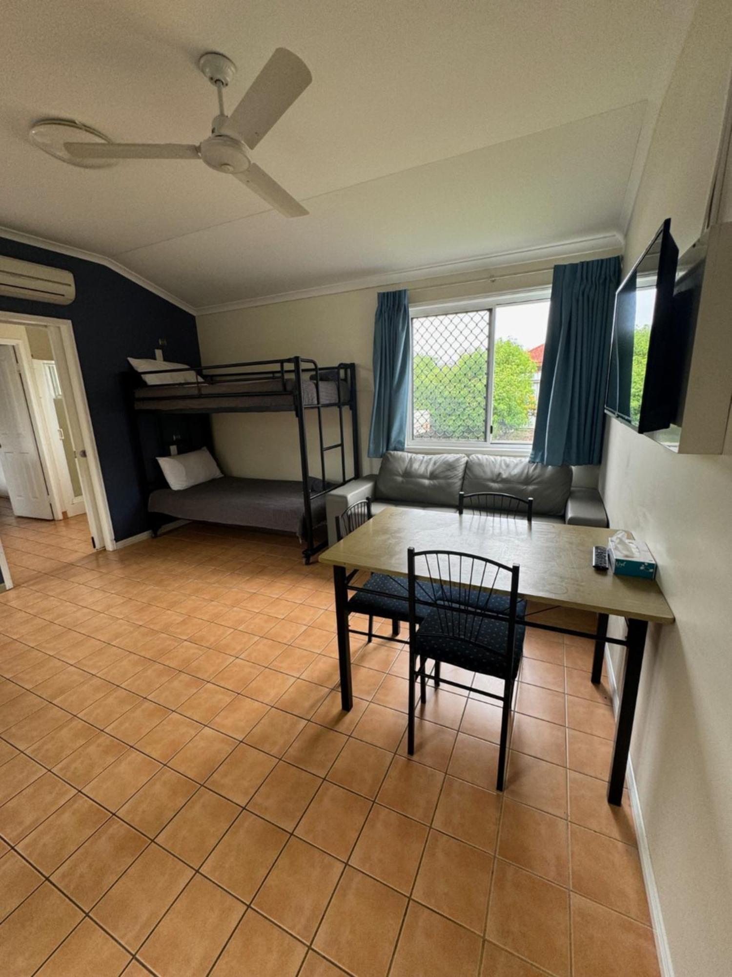 Mareeba Motor Inn エクステリア 写真